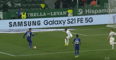 解析“红黑大战”：简单背后的概率学博弈模型。（解读“红黑大战”：简易玩法中的概率与博弈之道）