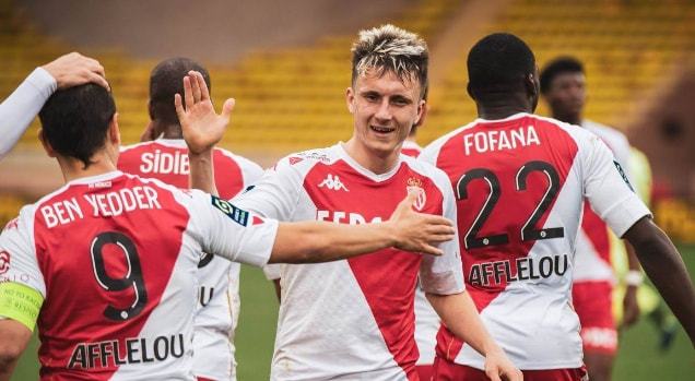 引发球迷的 引发球迷的